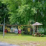 Campingplatz Mobil-home 32m² Pour 8 Pers, Terrasse, Saint-sornin - Api-1-52-399