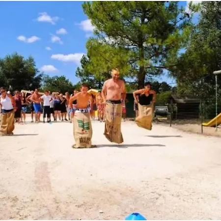 Camping Mobil-home 32m² Pour 8 Pers, Terrasse, Saint-sornin - Api-1-52-399 Saint-Sornin (Charente-Maritime)