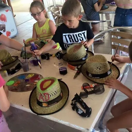 Mobil-home 32m² Pour 8 Pers, Terrasse, Saint-sornin - Api-1-52-399 Camping Saint-Sornin (Charente-Maritime)