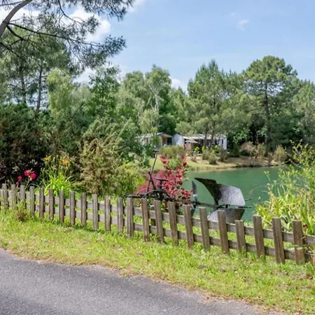 Mobil-home 32m² Pour 8 Pers, Terrasse, Saint-sornin - Api-1-52-399