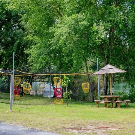 캠프장 Mobil-home 32m² Pour 8 Pers, Terrasse, Saint-sornin - Api-1-52-399