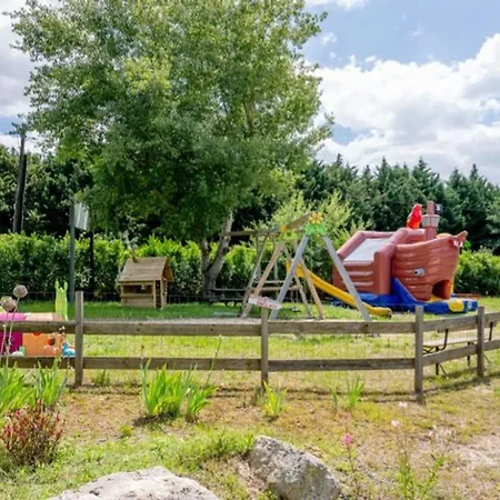 Camping Mobil-home 32m² Pour 8 Pers, Terrasse, Saint-sornin - Api-1-52-399