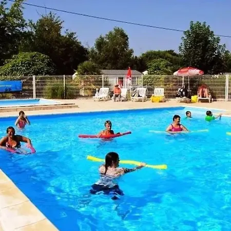 Кемпинг Mobil-home 32m² Pour 8 Pers, Terrasse, Saint-sornin - Api-1-52-399 Saint-Sornin (Charente-Maritime)