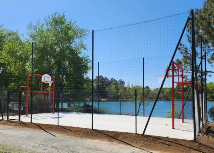 Mobil-home 32m² Pour 8 Pers, Terrasse, Saint-sornin - Api-1-52-399 Camping *