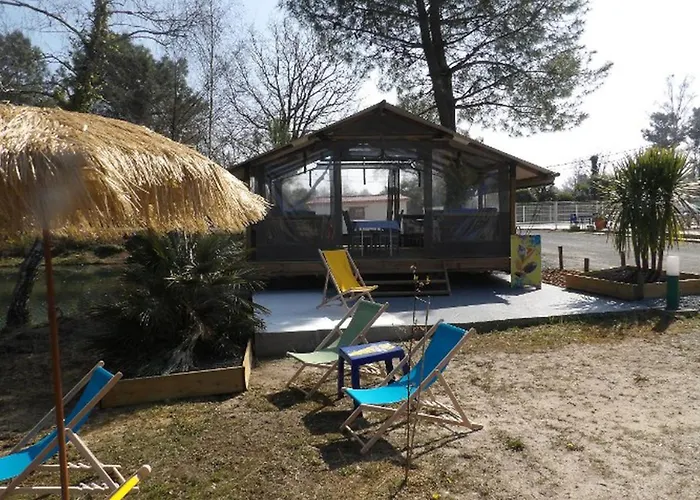 Camping Mobil-home 32m² Pour 8 Pers, Terrasse, Saint-sornin - Api-1-52-399 *