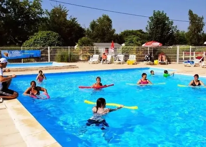 Camping Mobil-home 32m² Pour 8 Pers, Terrasse, Saint-sornin - Api-1-52-399 Saint-Sornin (Charente-Maritime)